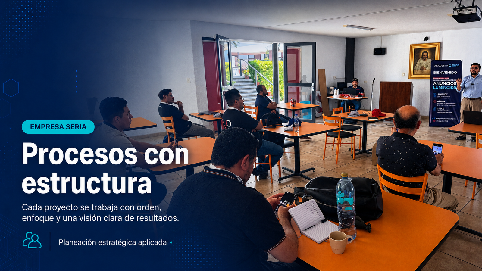Participantes en workshop de anuncios luminosos